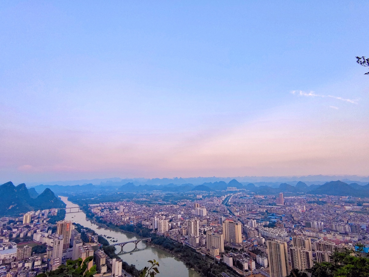 业余学生随手一拍今天的晚霞温柔微风醉人广西南蛇山给大家欣赏