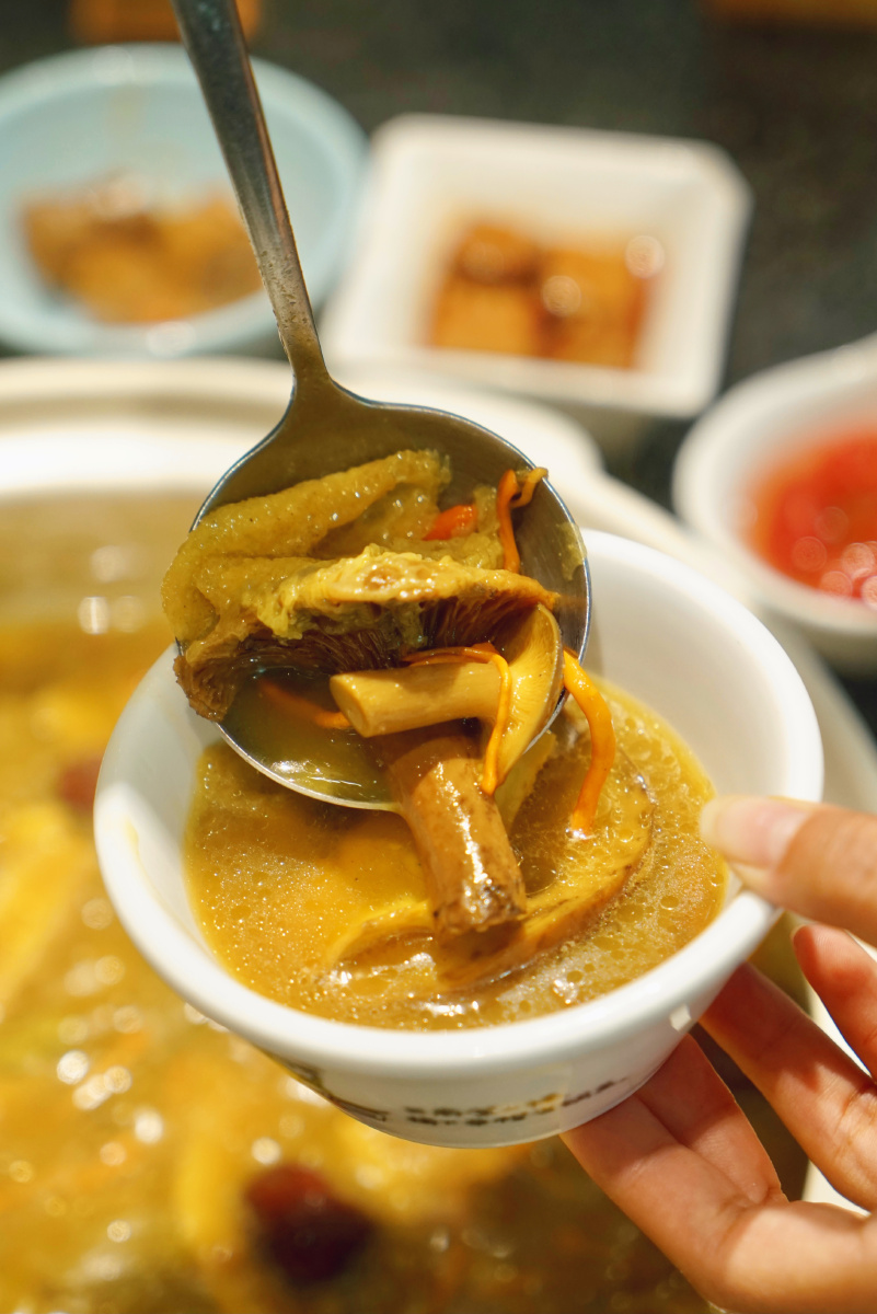 云南野生菌野生菌火锅云南美食云南旅游菌子火锅