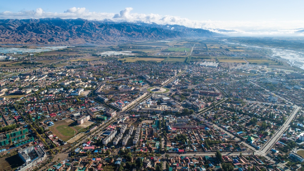 这里是美丽的新疆特克斯县八卦城,朋友们来新疆玩就必须要去一趟的地