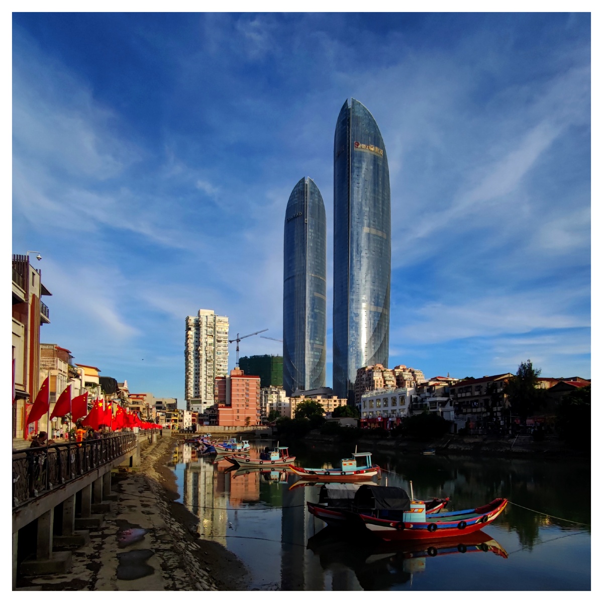 红旗飘飘沙坡尾厦门沙坡尾网红景点厦门大学附近老港湾渔船避风处厦门