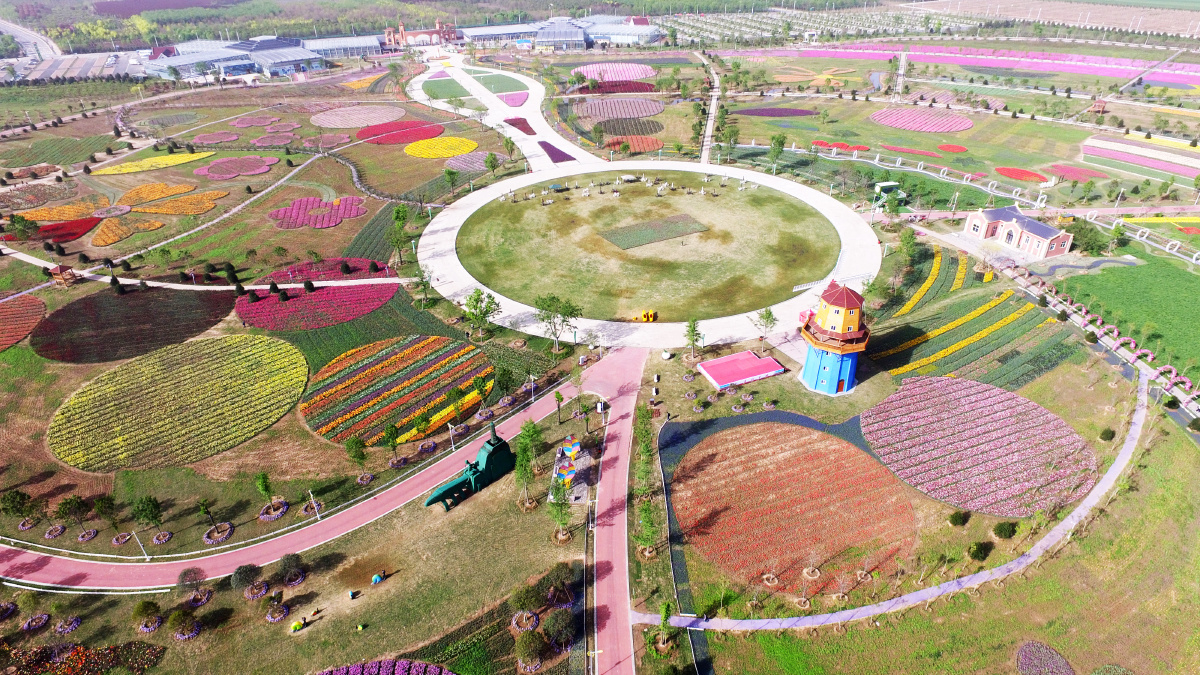 河南许昌航拍鄢陵五彩大地观光休闲旅游区如资料