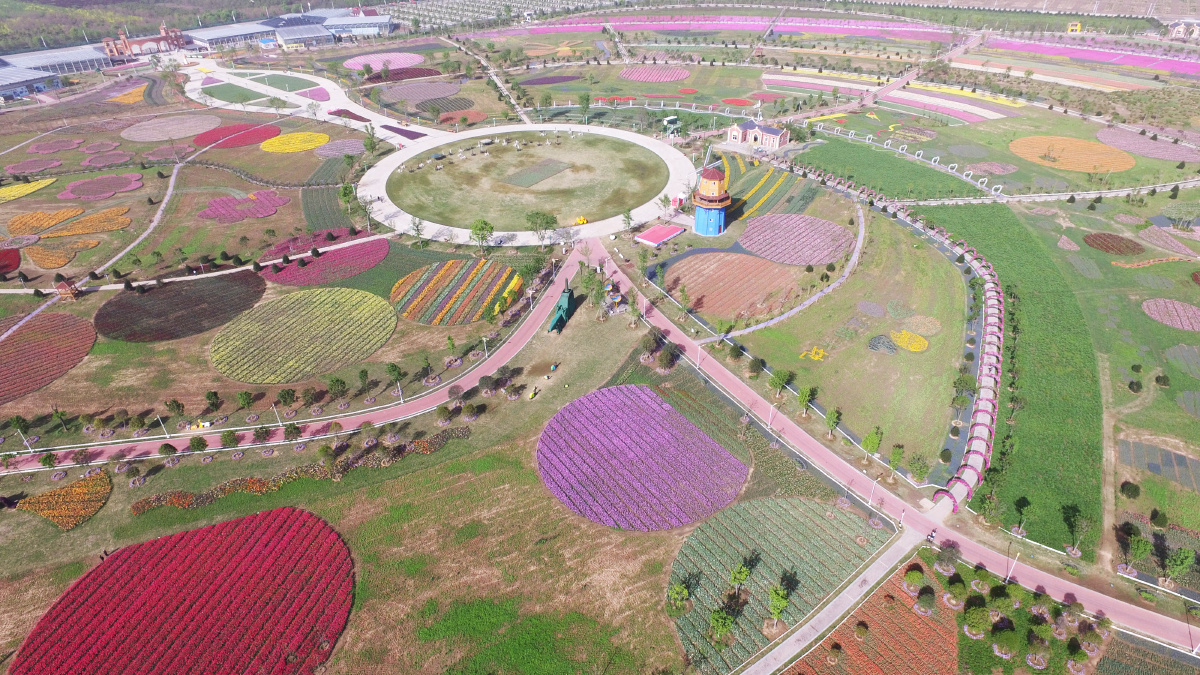 河南许昌航拍鄢陵五彩大地观光休闲旅游区如资料