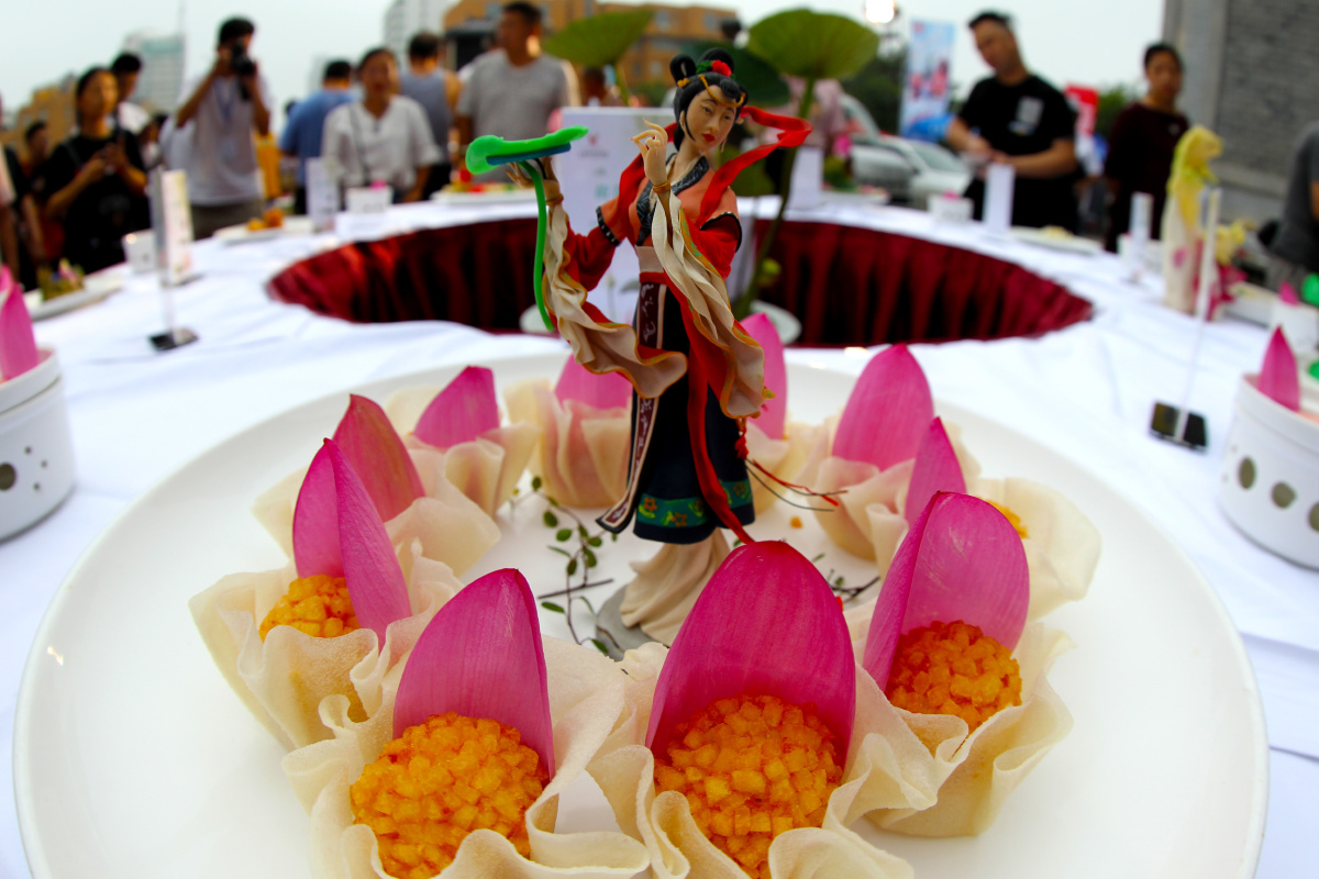 河南许昌举办荷花宴满席清风舌尖美味