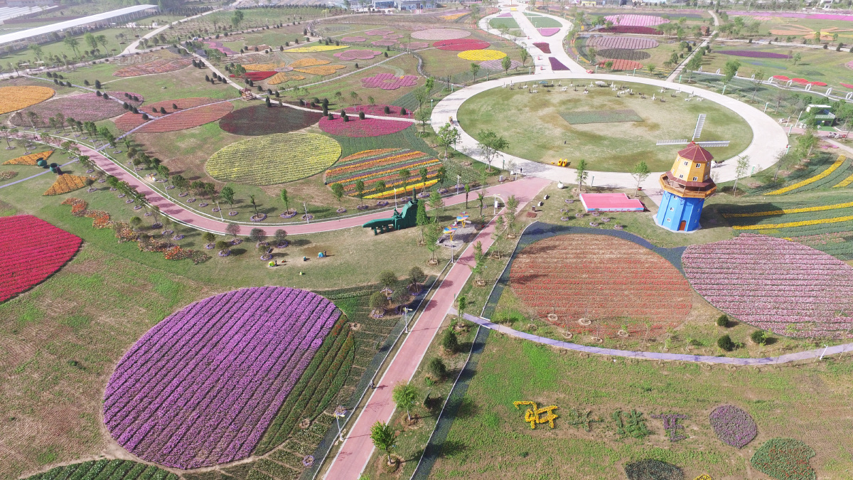 河南许昌航拍鄢陵五彩大地观光休闲旅游区如资料