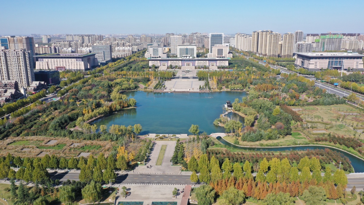 航拍河南许昌北海公园城水相依景色迷人