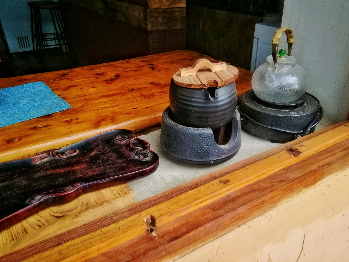 红泥小火炉绿蚁新醅酒摄于重庆玉峰山两生花民宿