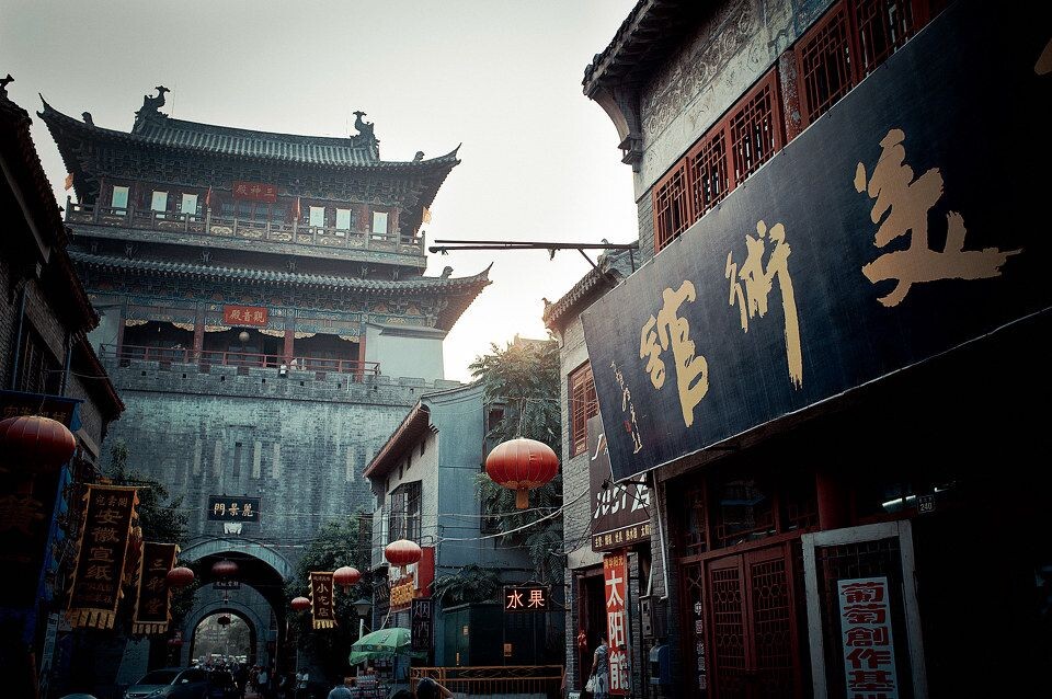 进入丽景门,别有洞天。<br />