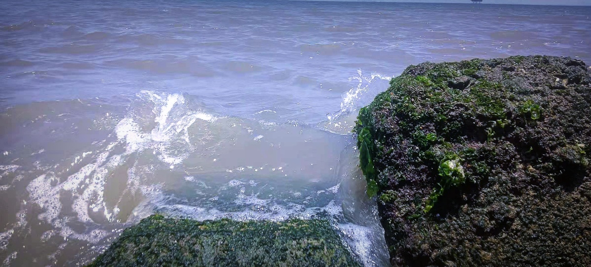 金涛骇浪拍摄不易