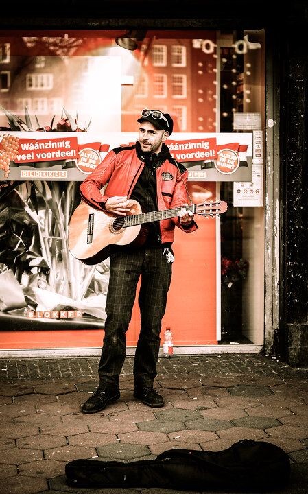 Music comes from everywhere<br />

