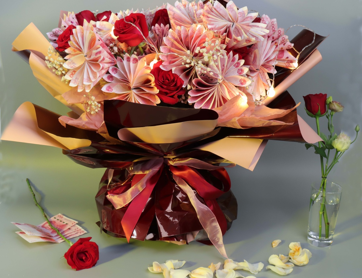 上一组高清创意拍摄心花怒放06有钱花