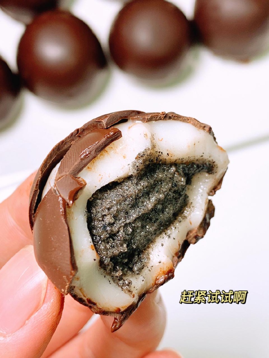今日份甜品来咯!今天给大家分享一个汤圆新吃法!巧克力脆皮汤圆!