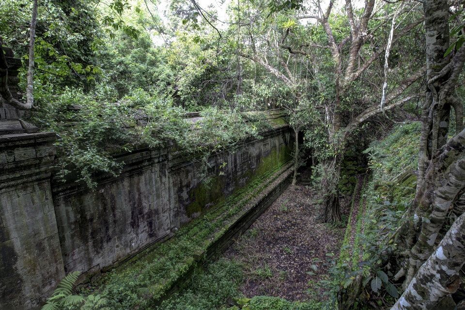 Beng Melea 野性<br />
崩密列是此次柬埔寨行程中的最后一座寺庙。放到最后绝对是印象深刻。没看过修缮好的吴哥寺庙,绝不会感受到这里的野性豪放。