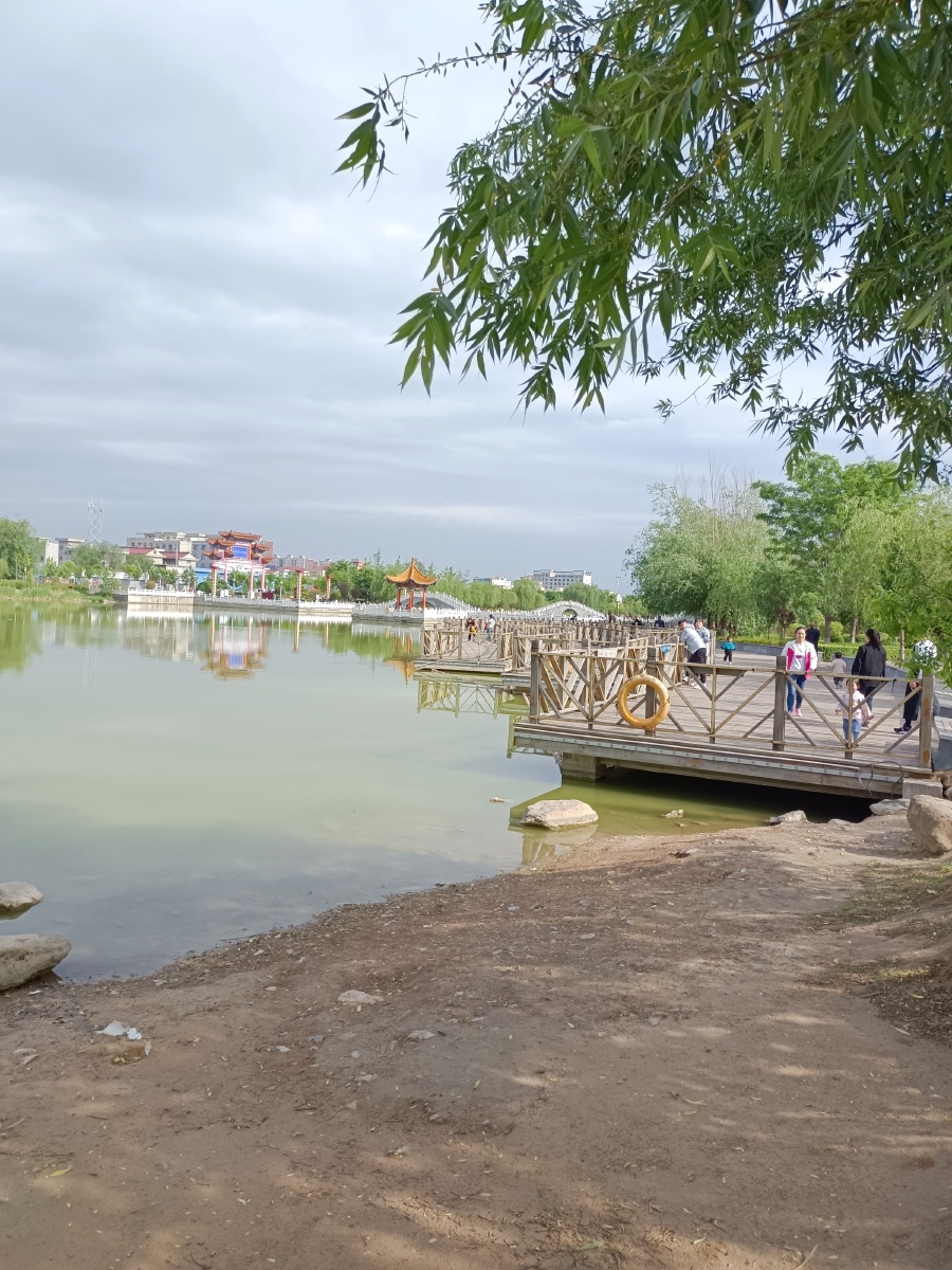 山西省运城市河津市莲池公园美景