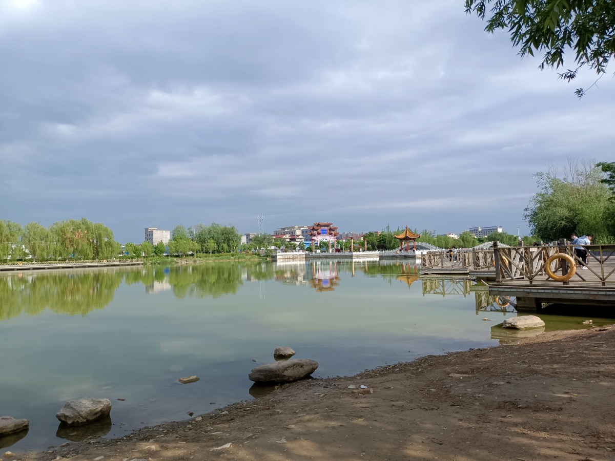 山西省运城市河津市莲池公园美景