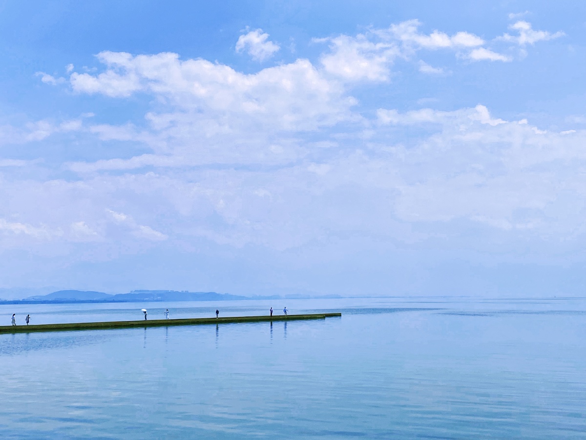 这是温柔的蓝色自带凉风的夏天