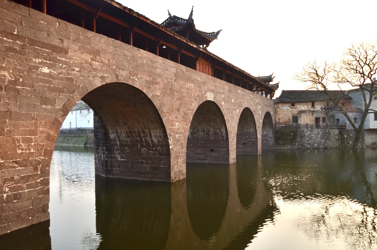 通洲桥兰溪梅江镇曹聚仁故里始建于康熙年间