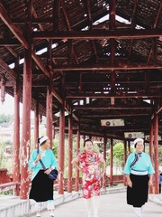 屯堡妇女