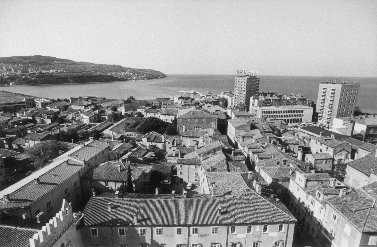 我们的二楼栏杆