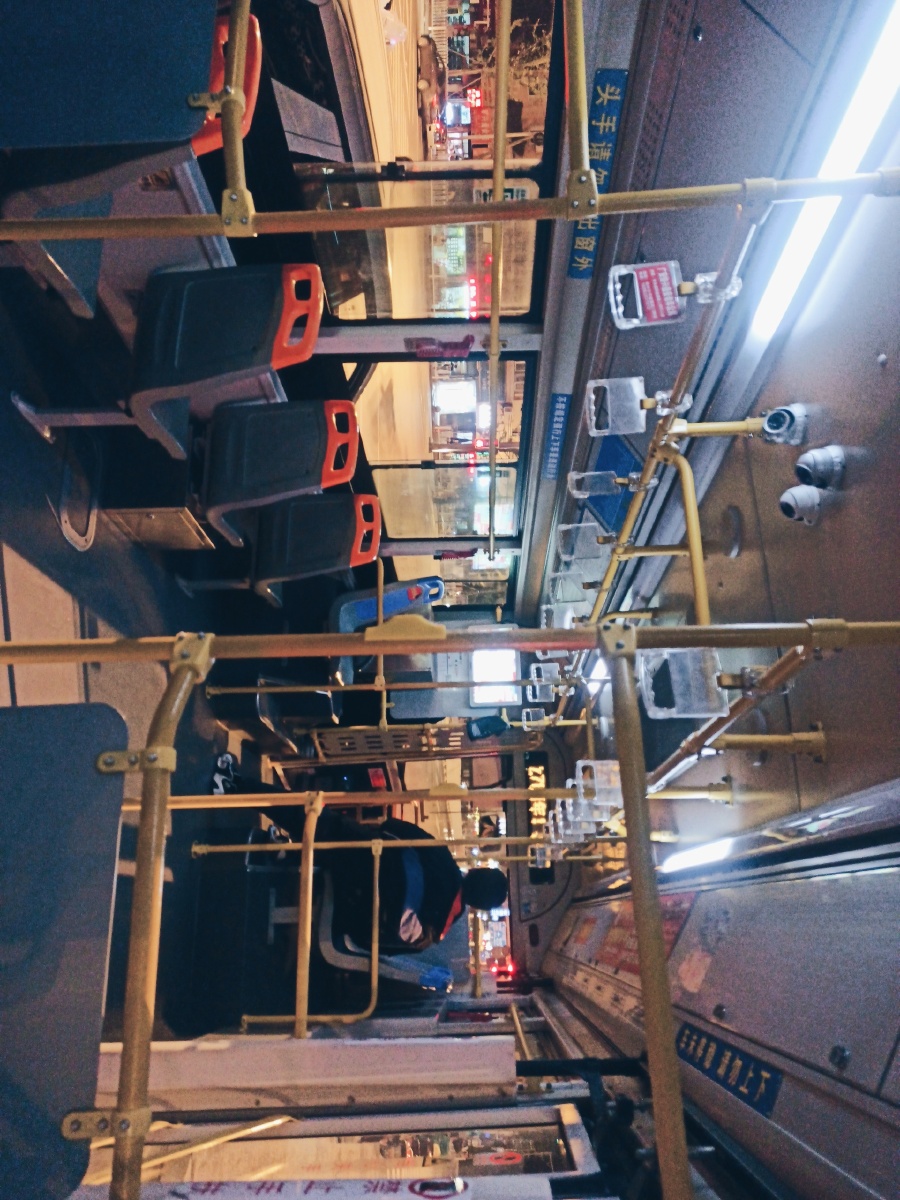 公交车 - 摄影师162124508027732 - 图虫