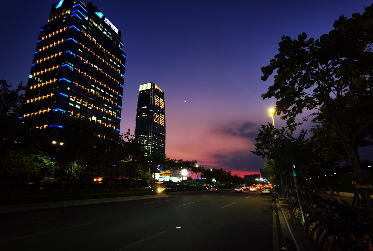 广州绿地中心凯德广场广角实拍维修图