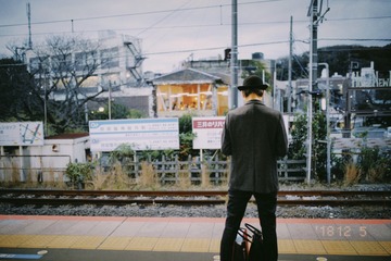 001