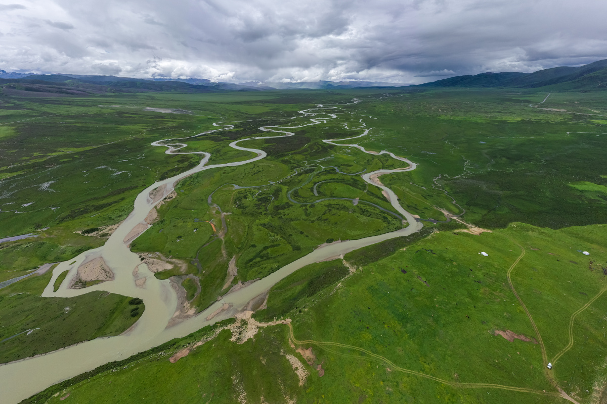 理塘无量河毛垭草原湿地