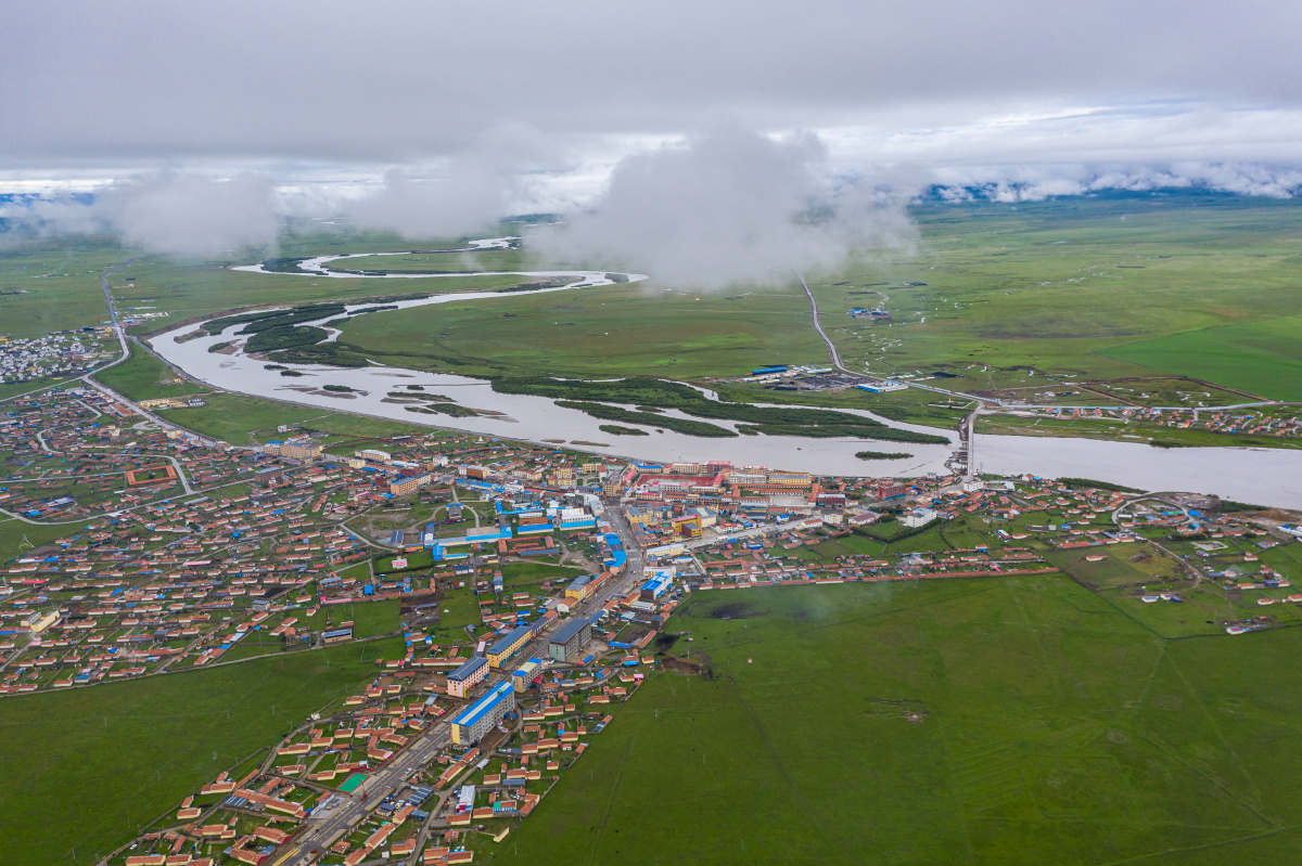 流过唐克镇的白河