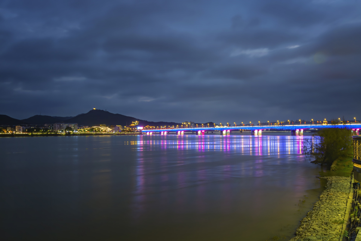 襄樊汉江长虹大桥夜色 湖北襄阳