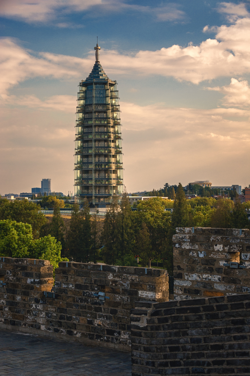 傍晚前的大报恩寺塔南京