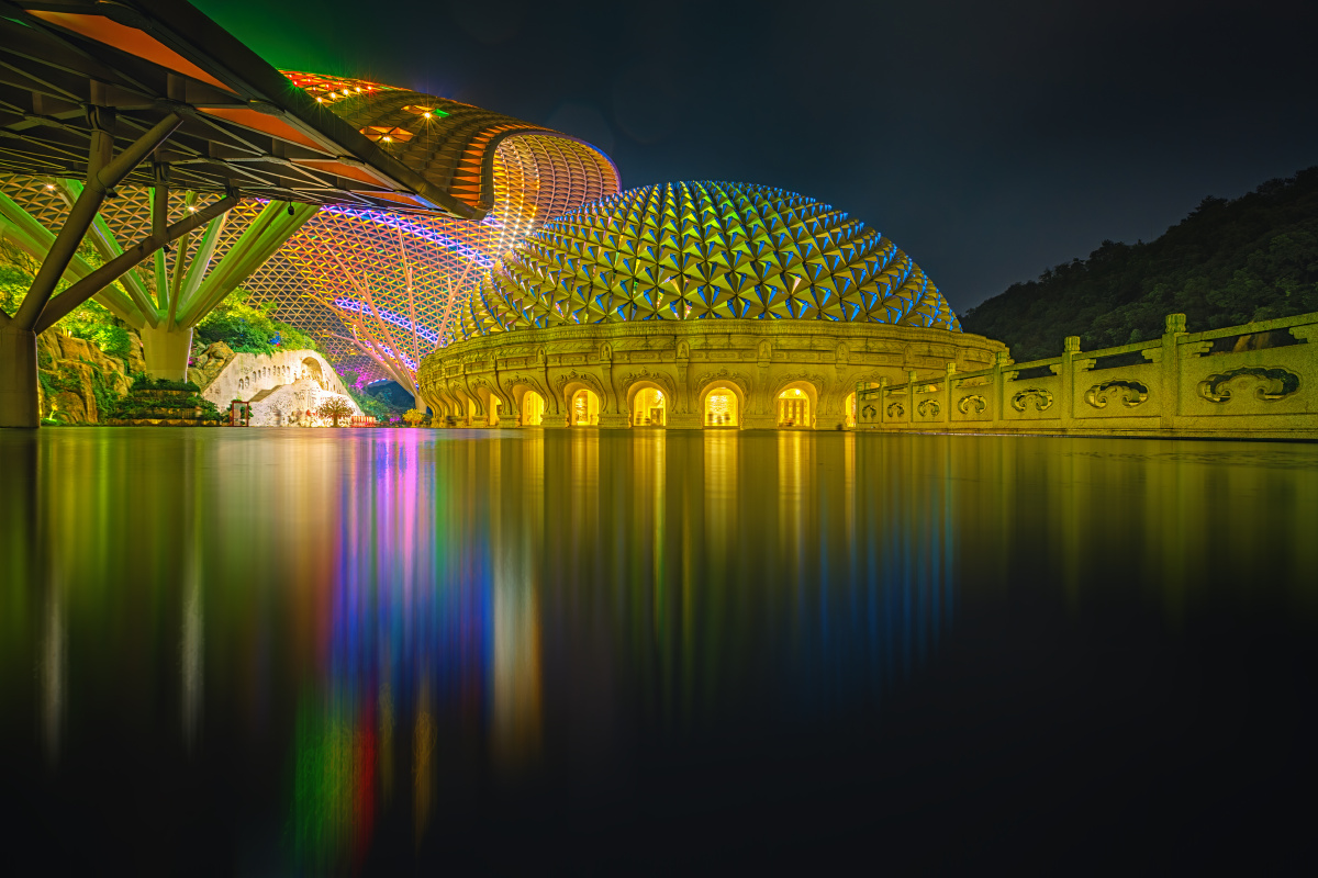 雨夜光影中的佛顶宫 牛首山(南京)