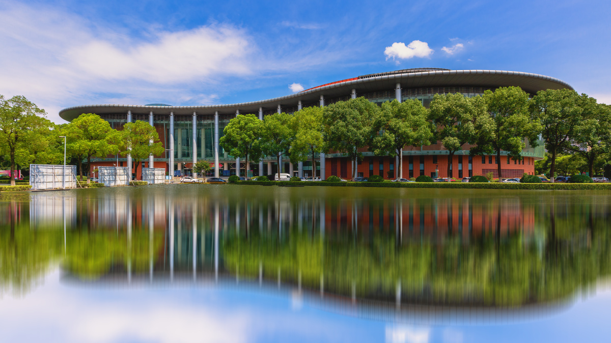 晴日里的常州大剧院常州