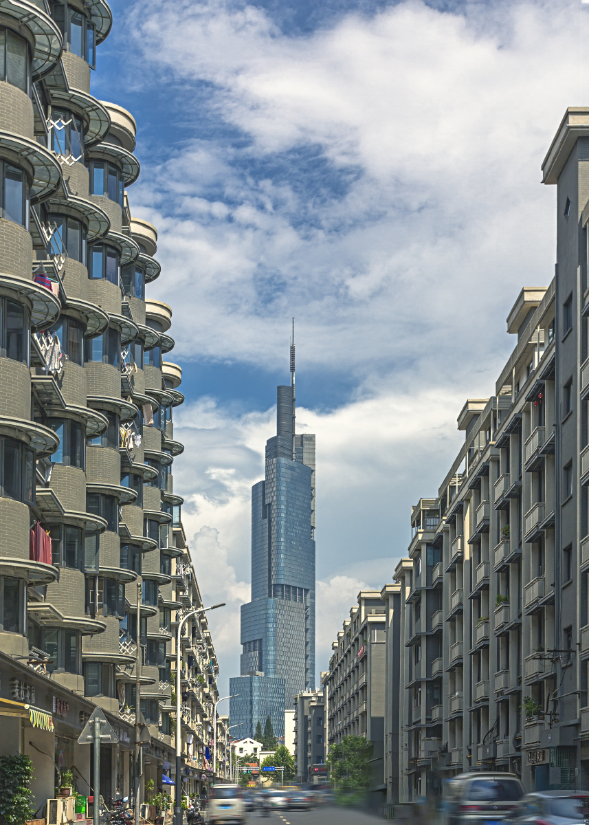 从西桥观望蓝天白云下的紫峰大厦 南京 - 树影m马洪伟 - 图虫