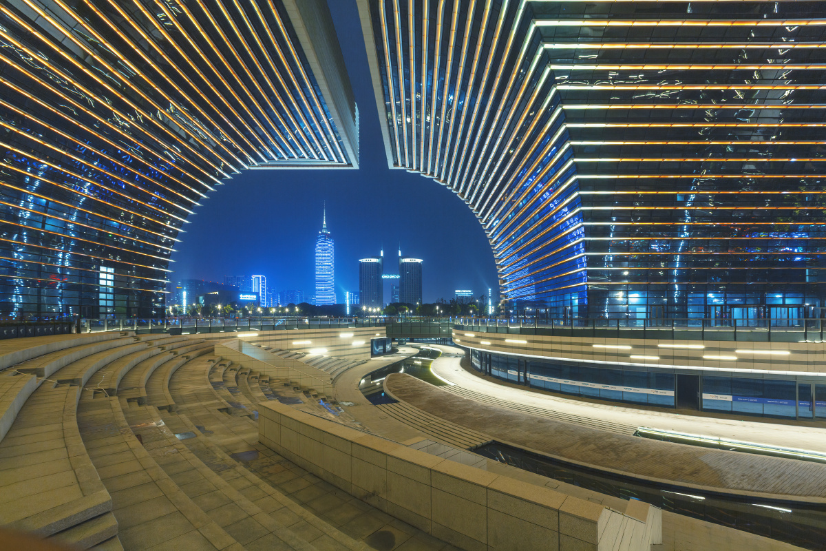 夜色中的和市政府行政中心常州