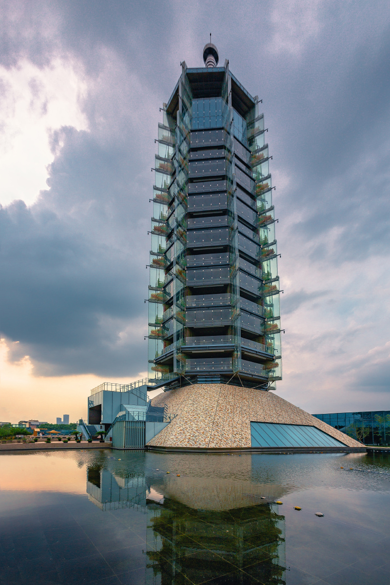 傍晚的大报恩寺塔南京