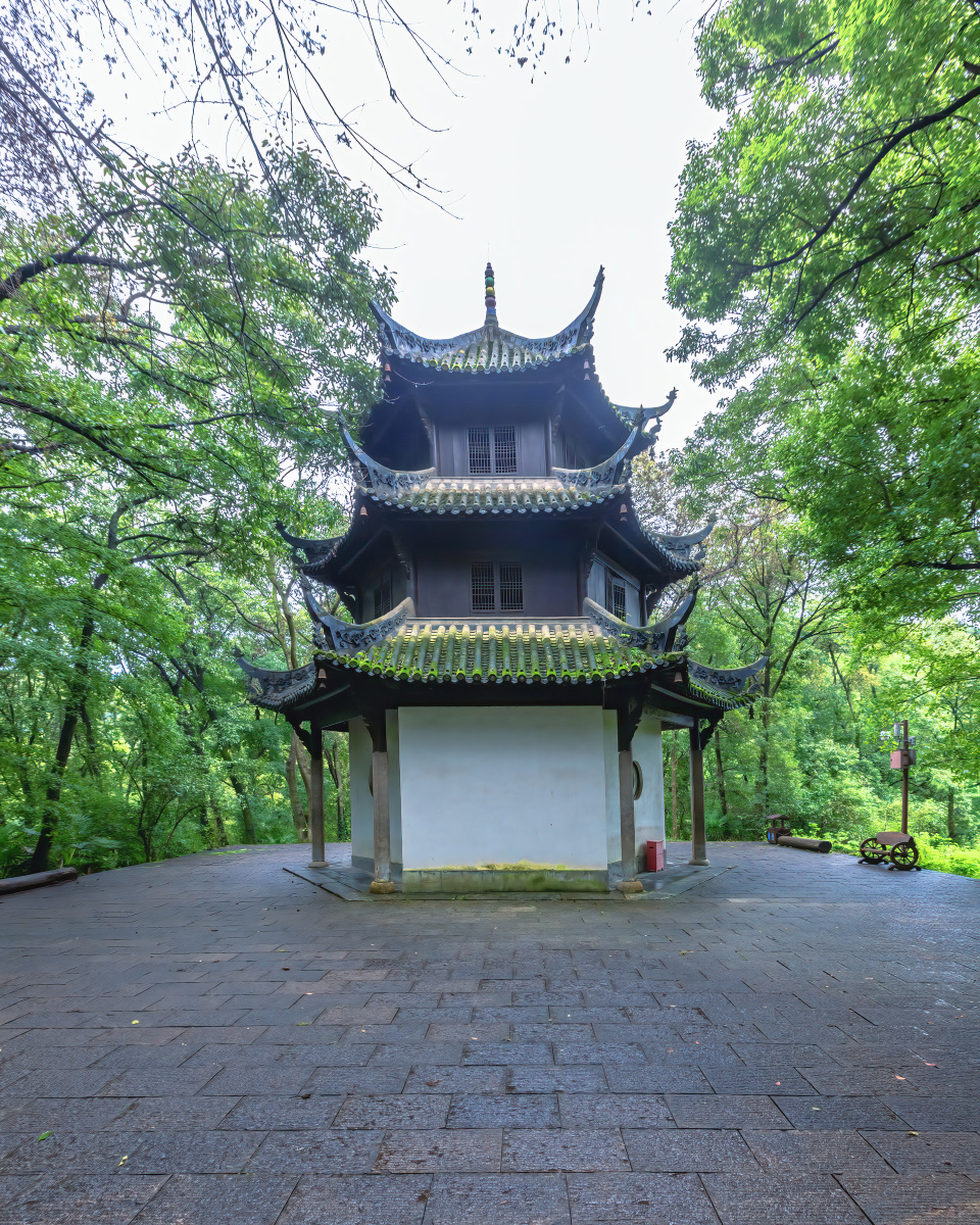 抱膝亭 古隆中(湖北襄阳)