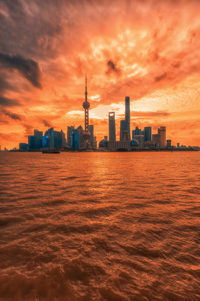 朝霞满天东方明珠上海