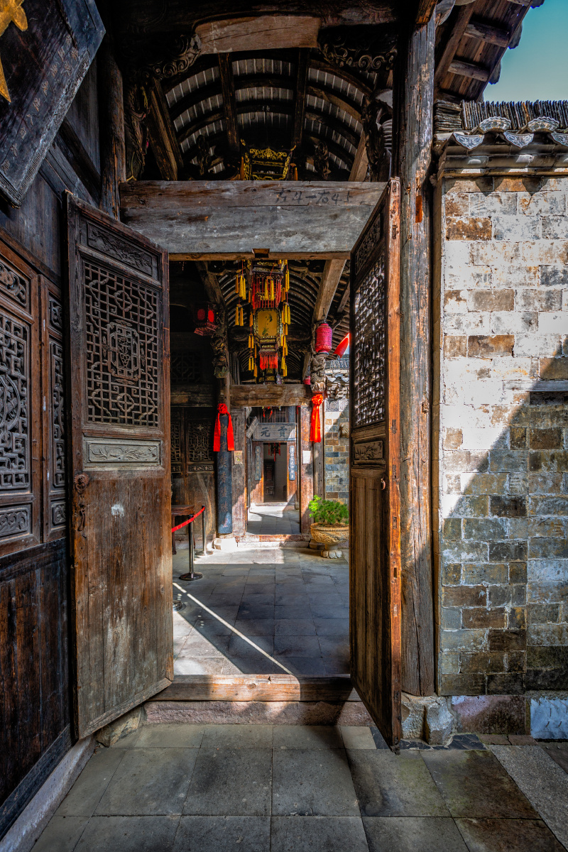 午后光影中的徽派建筑周园南京溧水