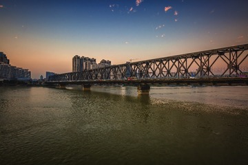 日落后的汉江一桥+湖北襄阳