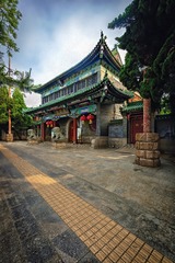 早上光影中的天后宫+青岛民俗博物馆（山东青岛）