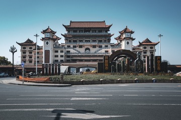 武陵阁+湖南常德武陵阁广场
