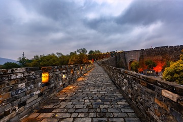 华灯初上+台城解放门（南京）