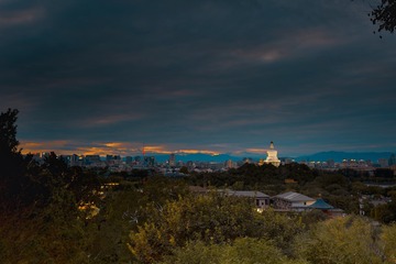 余晖映白塔+北京北海公园