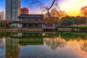 傍晚的莫愁湖公园+南京