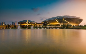 暮色中的光影江苏大剧院（南京）