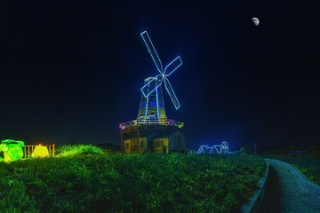 夜色中的大塘金香草谷+南京谷里