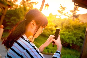 逆光女孩