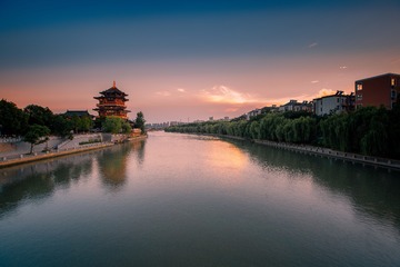 傍晚的赏心亭