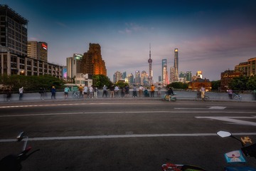 夜幕拉开
