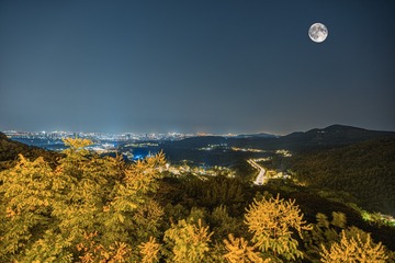 牛首山下的夜色+南京