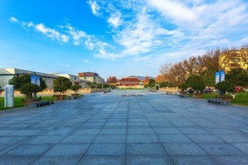 蓝天白云下的南京博物院+南京